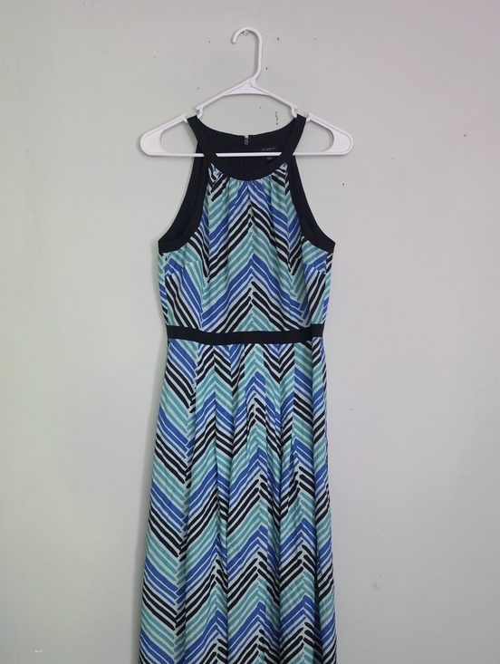 Ann Taylor Dresses & Skirts - Ann Taylor Sleeveless Chevron Maxi Dress